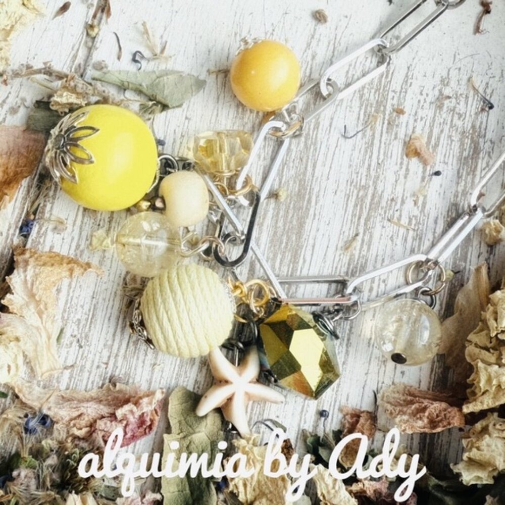 Retro charms statement necklace - Picture 3 of 3